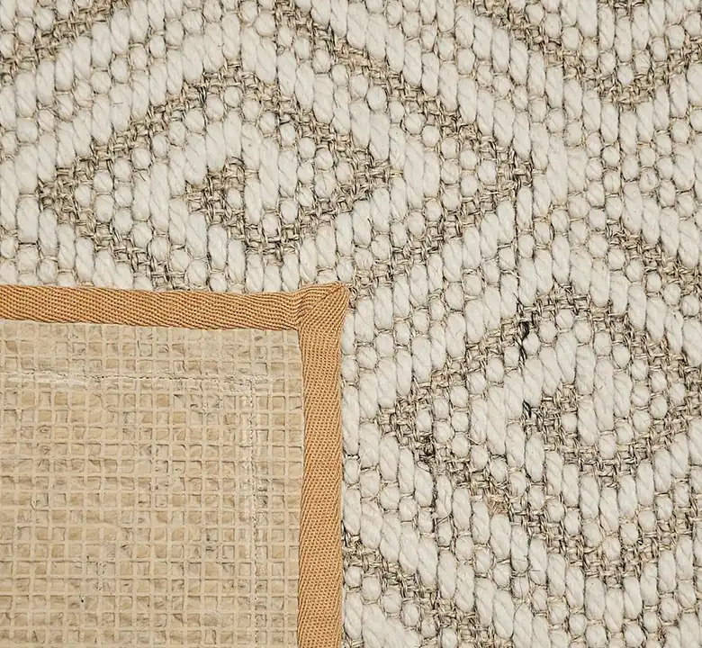 White Heritage Wool Jacquard Carpet - Image 3