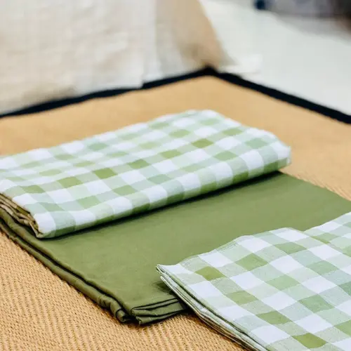 Green Gingham Table Linen Set
