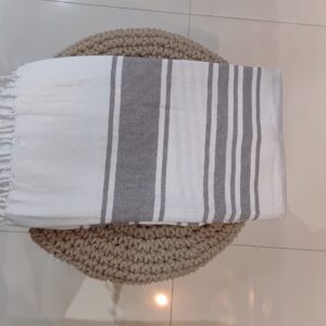 Minimalist Grey Striped Cotton Bath Towel with Tassels (175 x 96 cm)