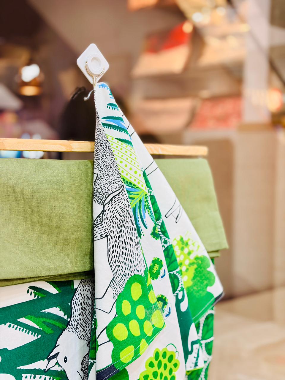 Green Safari Print Bedsheet Set - Image 3