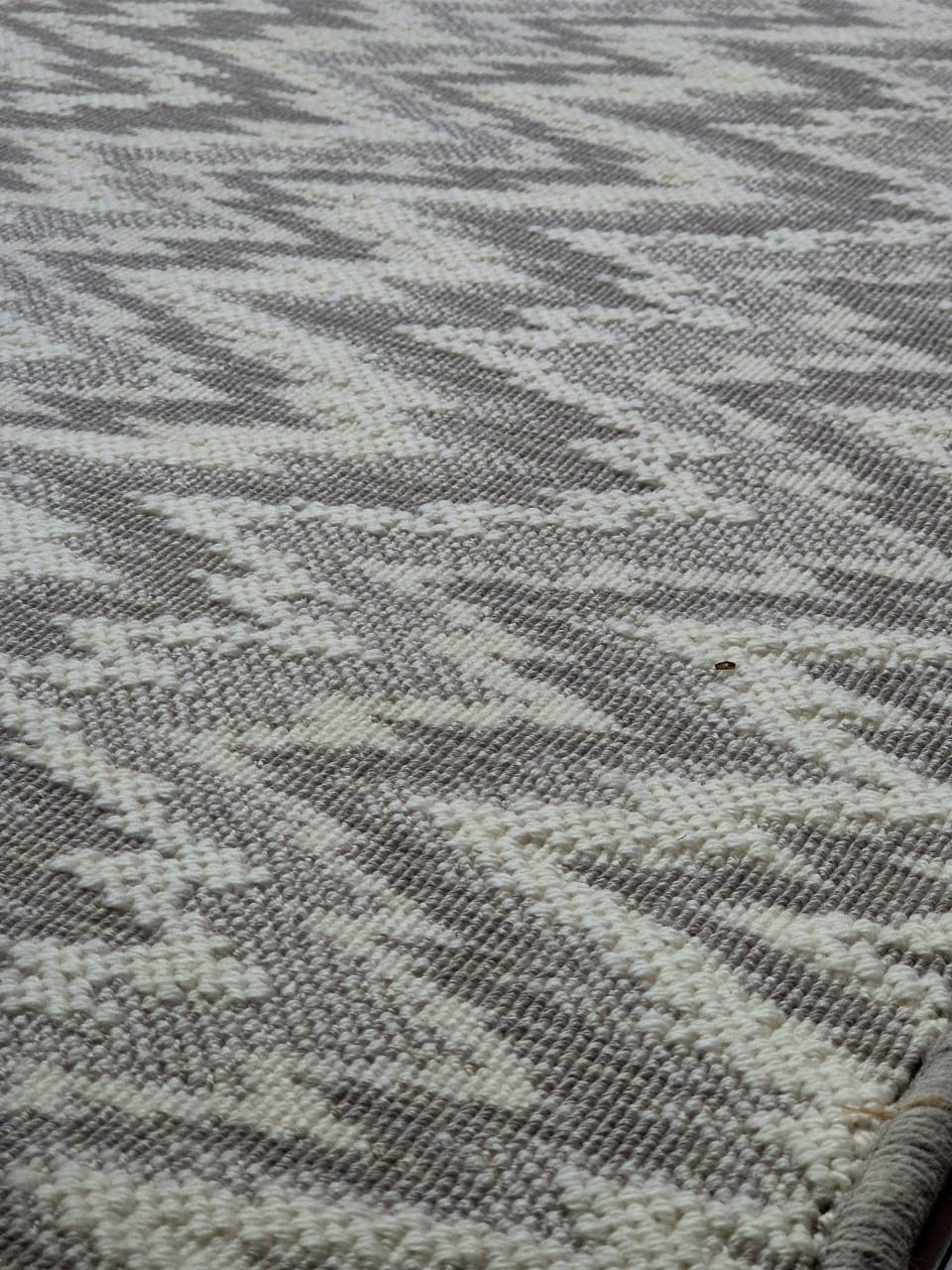 Grey Abstract Wave Carpet - Image 2