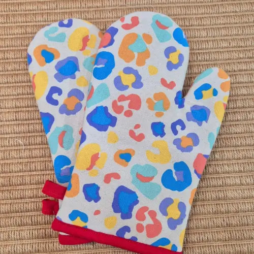 ColorPop Leopard Print Heat-Resistant Oven Mitt - Image 2