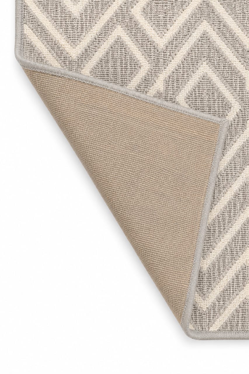 Interlocking Chevron Trellis Rug - Image 2